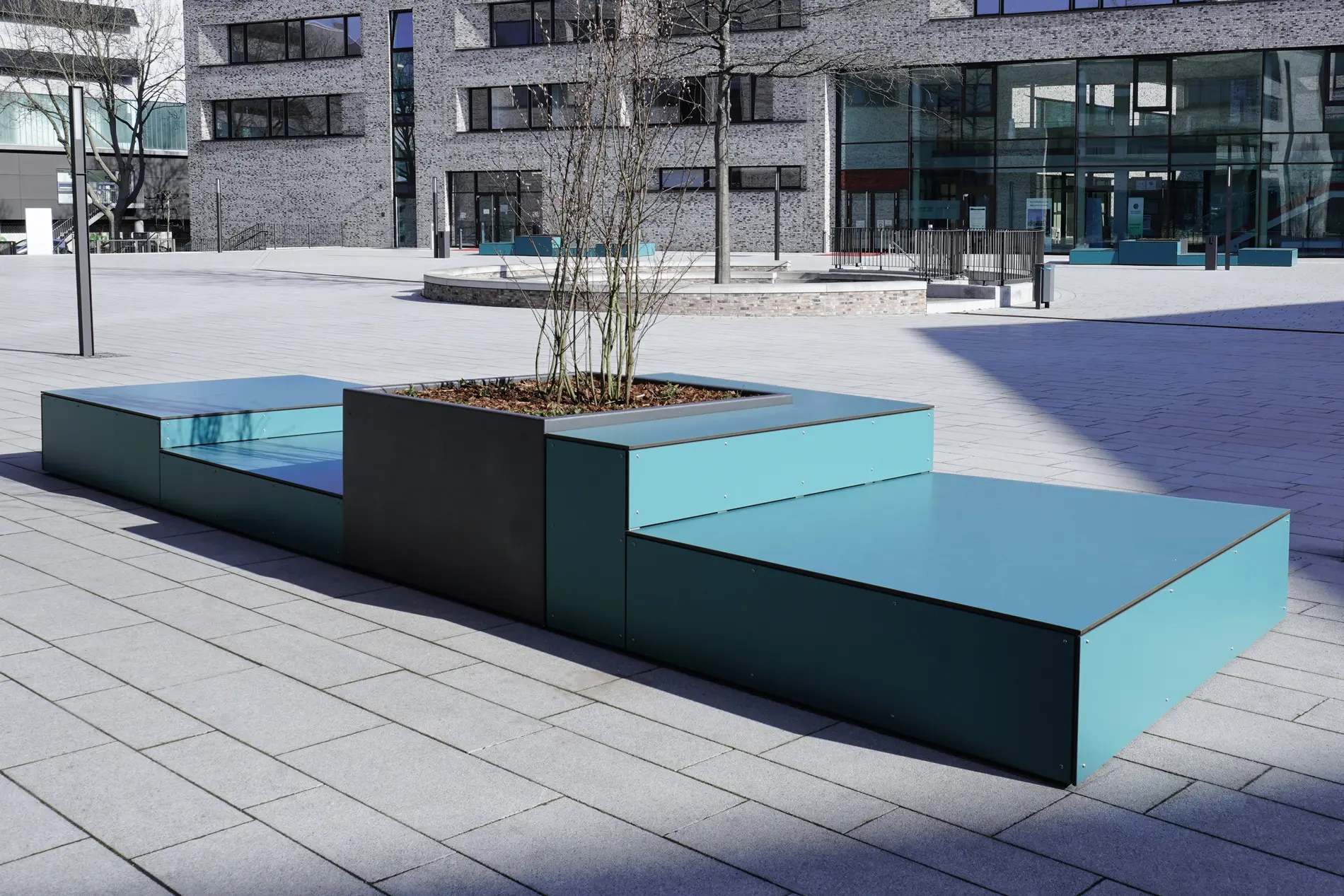 Modernes Stadtmobiliar in seiner schönsten Form 