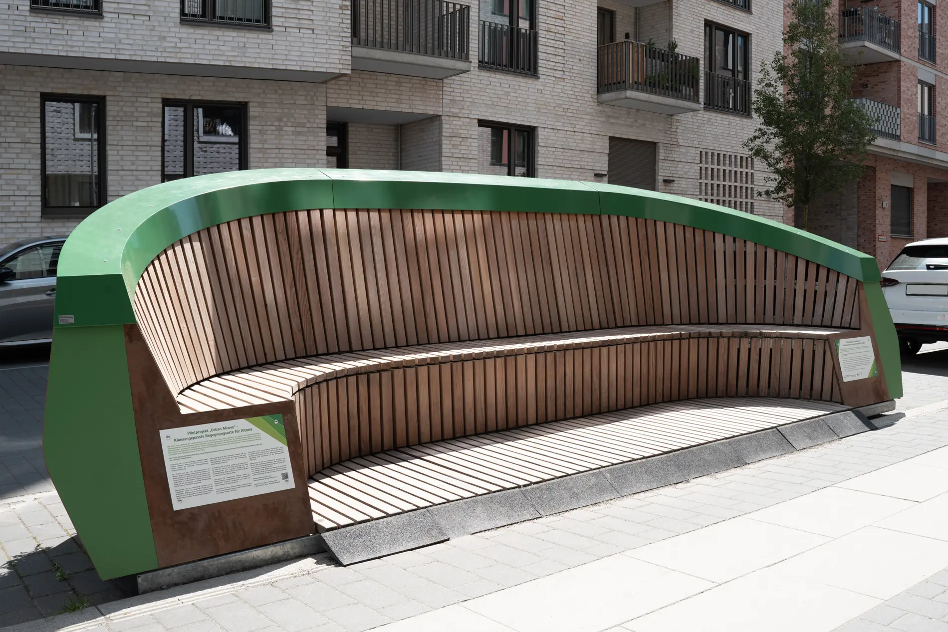 Bank Urban Alcove