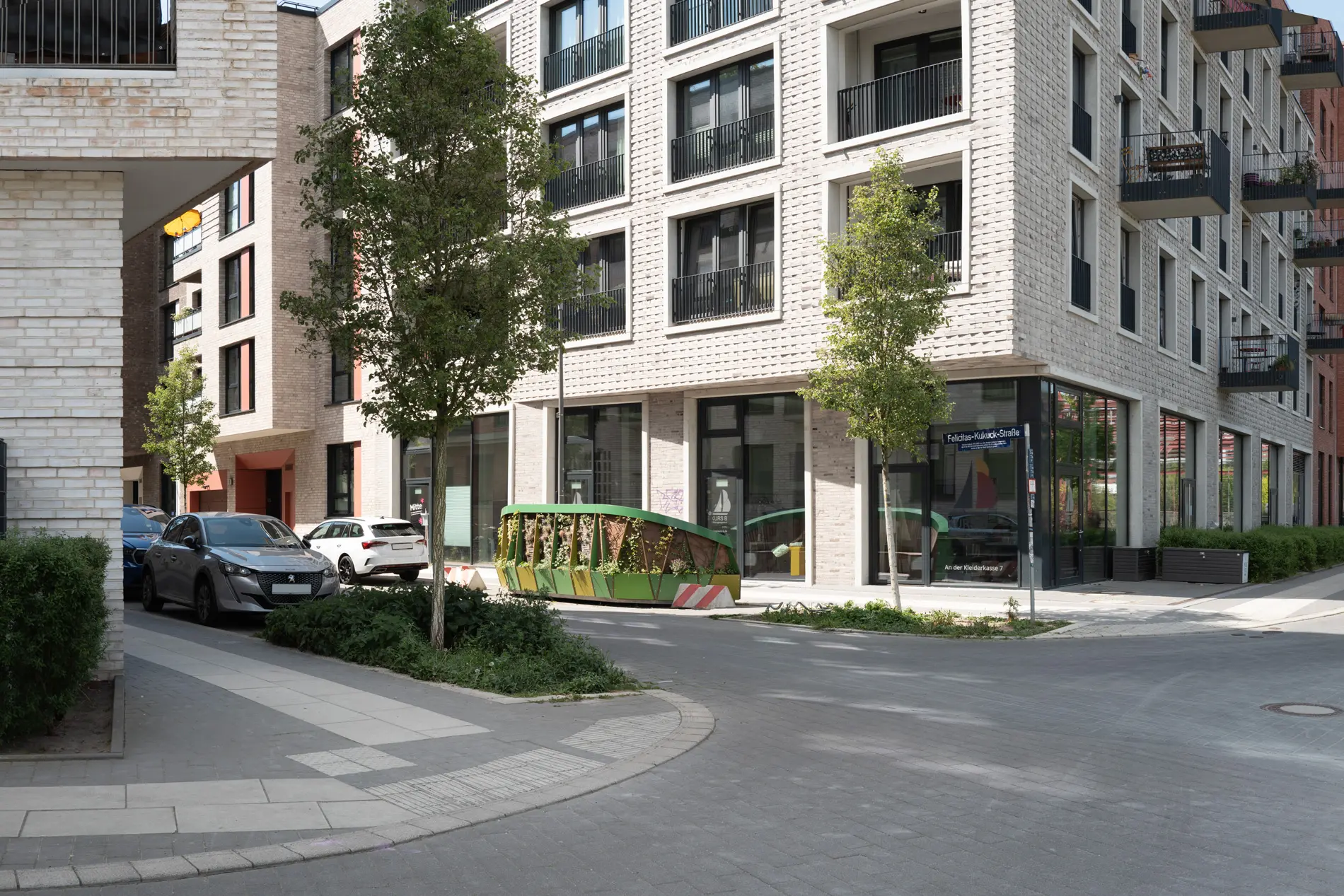 Bank Urban Alcove